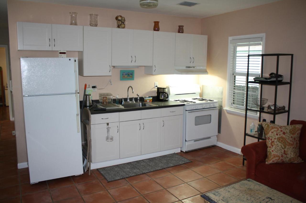 Key West Style Historic Home In Coconut Grove Florida, The Blue House Miami Esterno foto