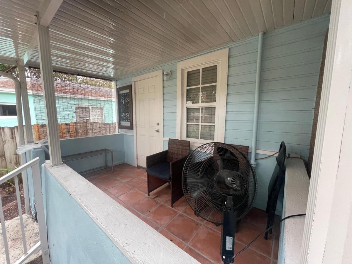 Key West Style Historic Home In Coconut Grove Florida, The Blue House Miami Esterno foto