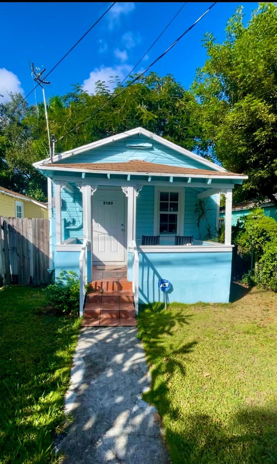 Key West Style Historic Home In Coconut Grove Florida, The Blue House Miami Esterno foto